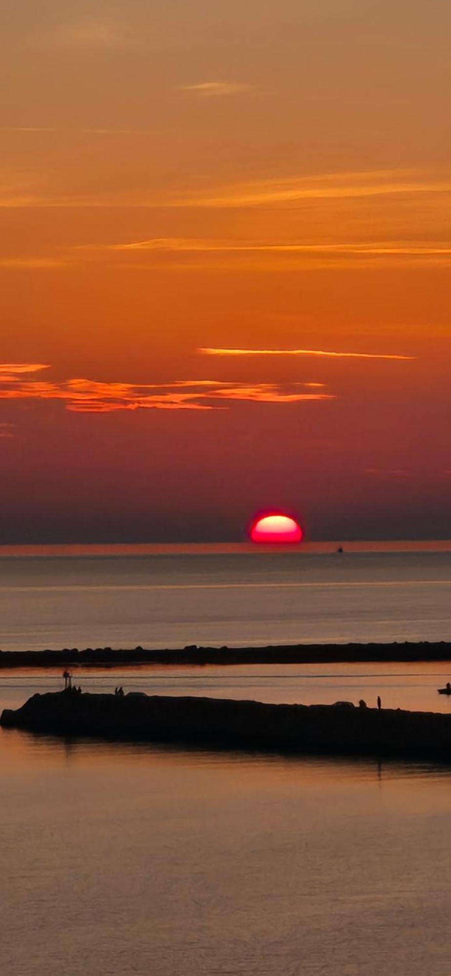 Sunset Apartment *